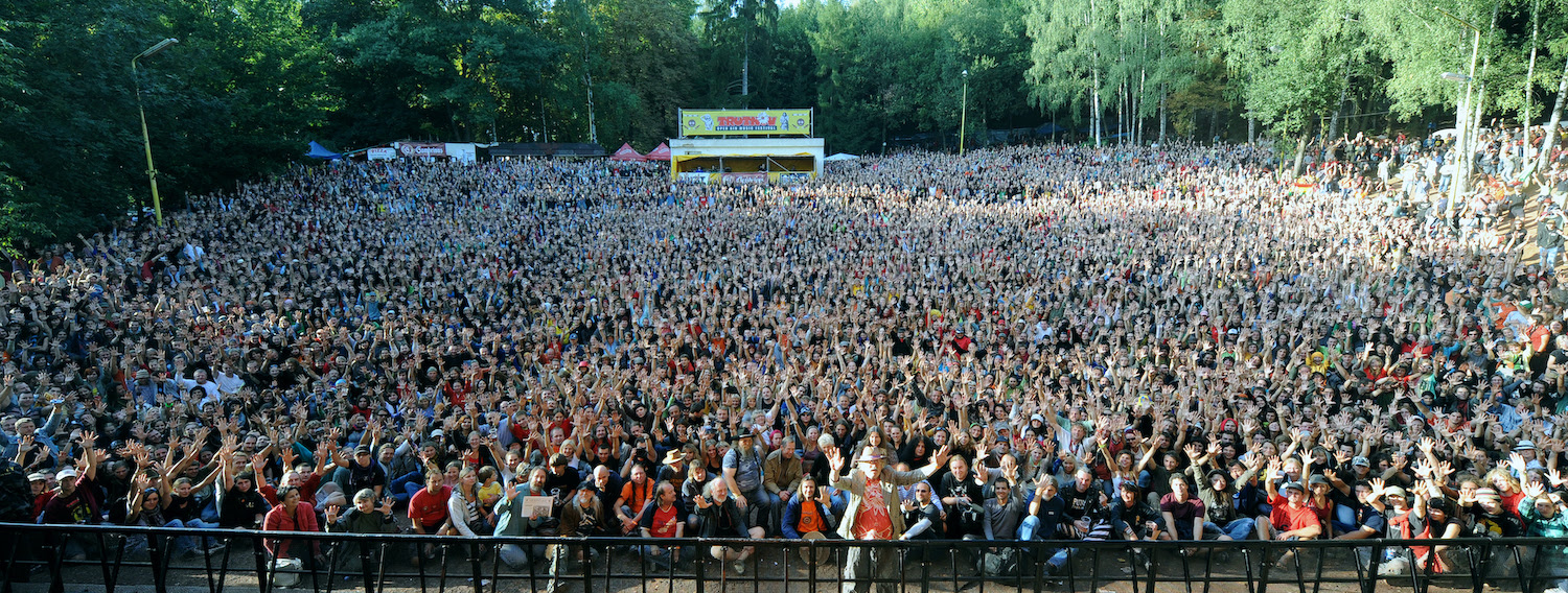 Trutnoff vybubnovává: industriální Laibach i keltské The Rumjacks